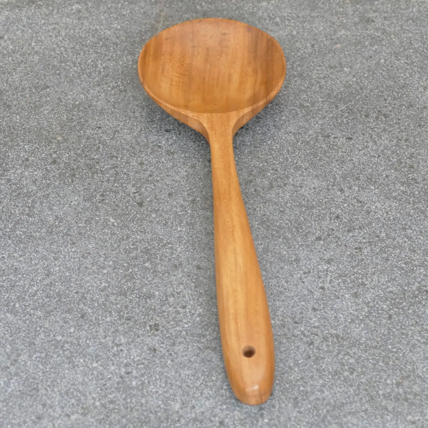  Product image 1 of the product “Wooden round ladle, made of teak wood, 26 cm Length ”